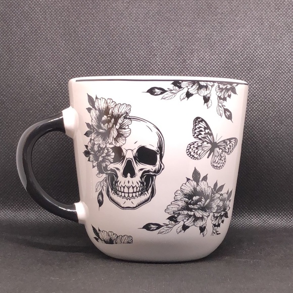 Scull 💀 Flowers 🌺 & Butterflies 🦋 Coffee ☕️ Cup Mug ☕️ NWT Halloween Cups - Picture 1 of 7